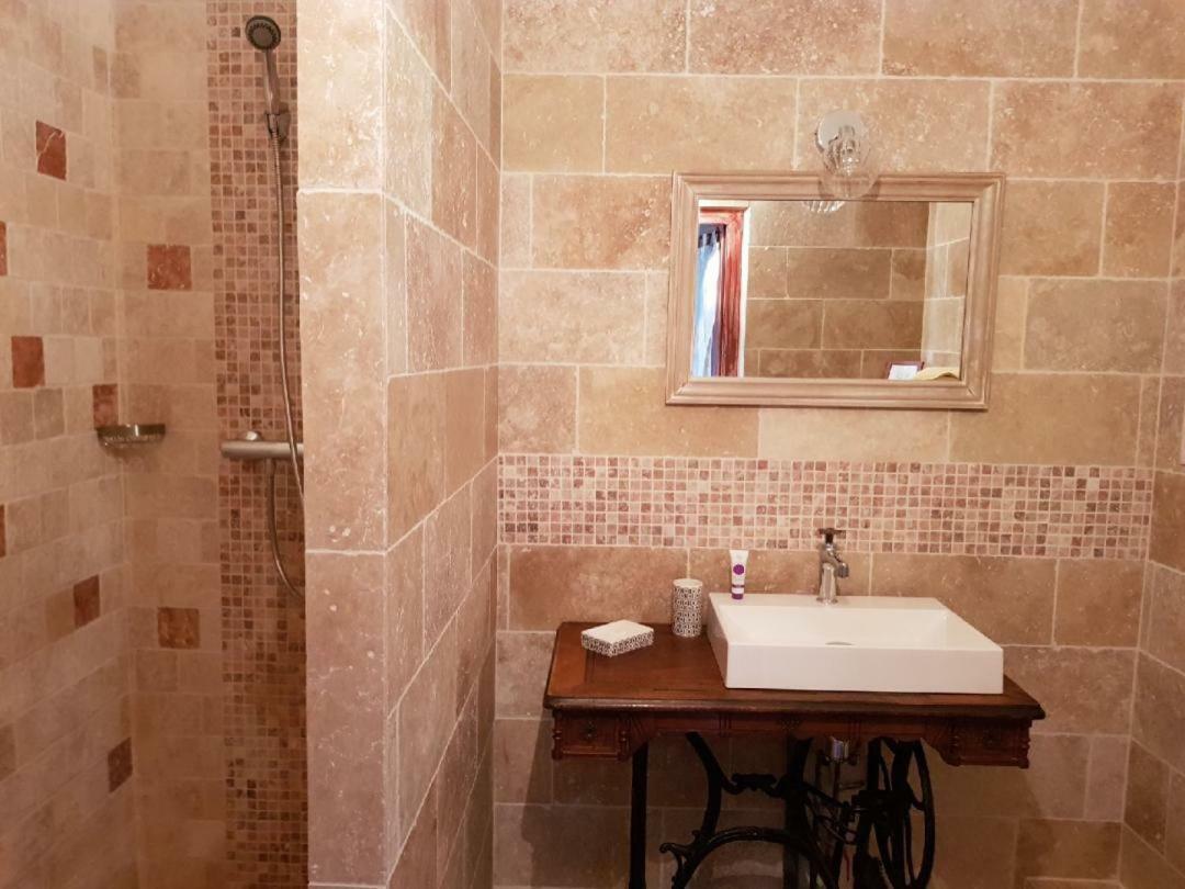 Domaine De Bertrandy Bed & Breakfast Allemagne-en-Provence Dış mekan fotoğraf